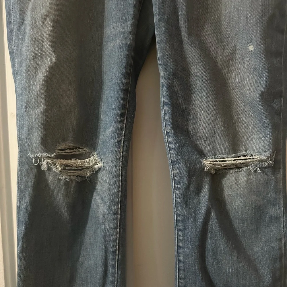J. Crew Trademark‎ Slim Broken Boyfriend JeansDistressed. Size 30.